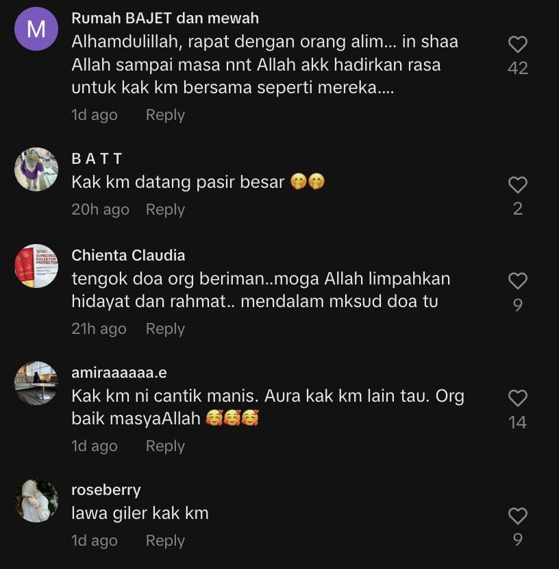 Kak KM hadiahkan Ustazah Asni 